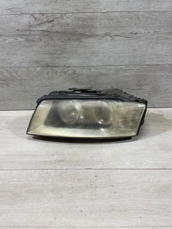 Priekšējais lukturis 15812700 – Audi A8 S8 D3 4E (2002-2009)