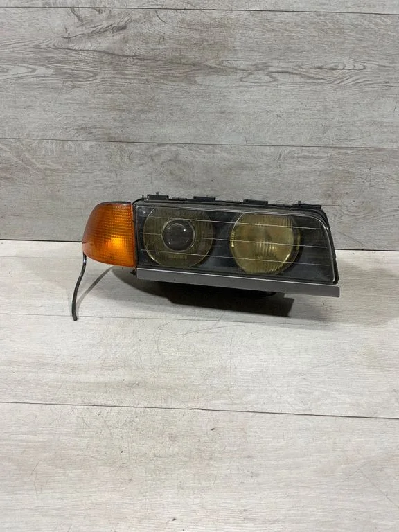 Headlight/headlamp 8952364