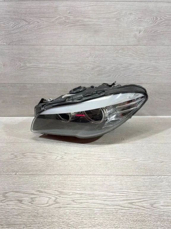 Priekšējais lukturis 7203241