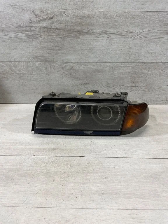 Headlight/headlamp 8352753