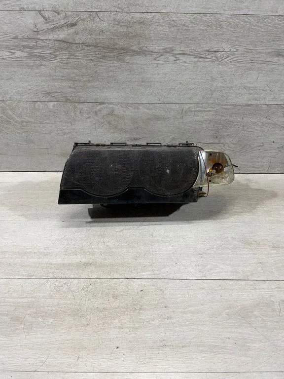 Headlight/headlamp 8352753