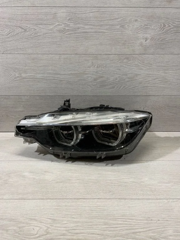 Headlight/headlamp 7492611