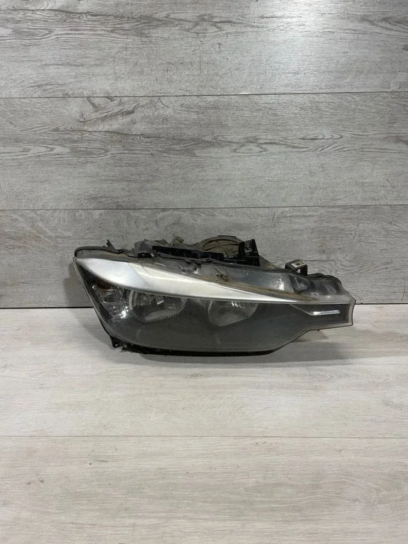 Reflektor – BMW Seria 3 F30 F35 F31 (2012-2018)