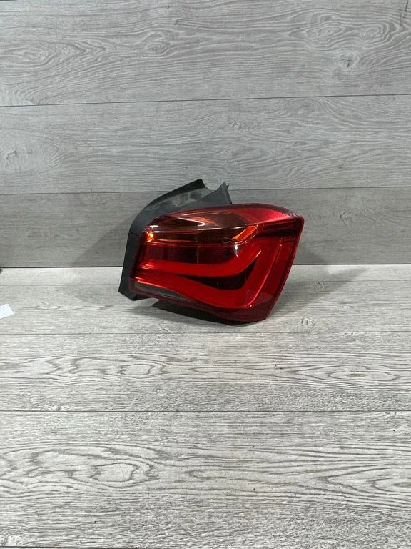 Lampa tylna w błotniku – BMW Seria 1 F20 F21 (2011-2019)