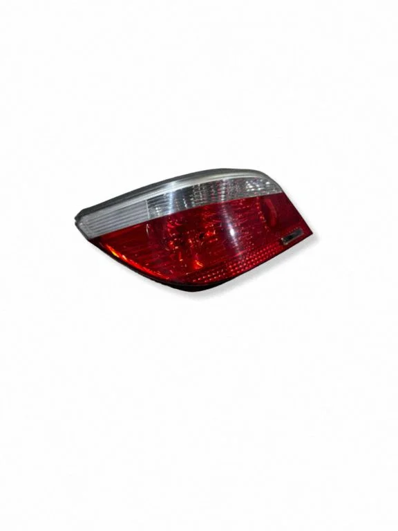 Aizmugurējais lukturis virsbūvē – BMW 5. sērija E60 E61 (2004-2010)