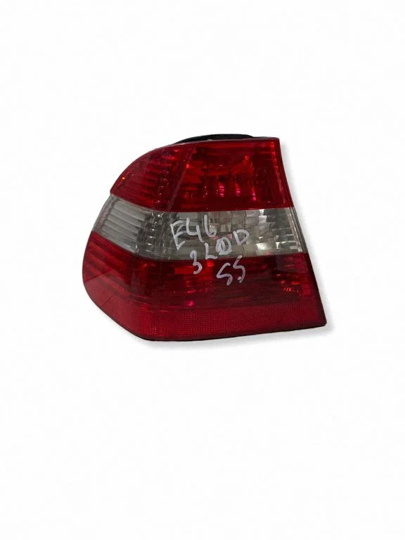 Aizmugurējais lukturis virsbūvē – BMW 3. sērija E46 (1998-2005)