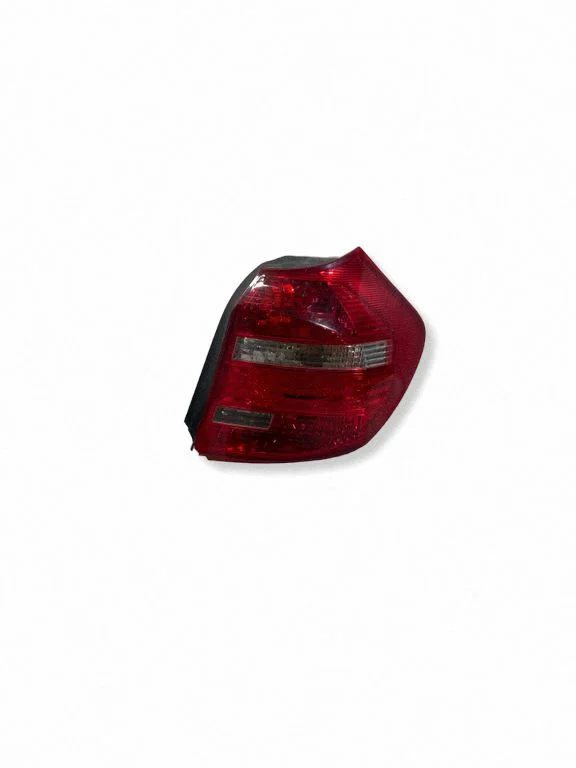 Aizmugurējais lukturis virsbūvē – BMW 1. sērija E81 E87 (2004-2011)