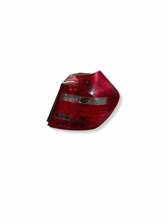 Aizmugurējais lukturis virsbūvē – BMW 1. sērija E81 E87 (2004-2011)