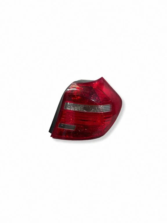 Aizmugurējais lukturis virsbūvē – BMW 1. sērija E81 E87 (2004-2011)
