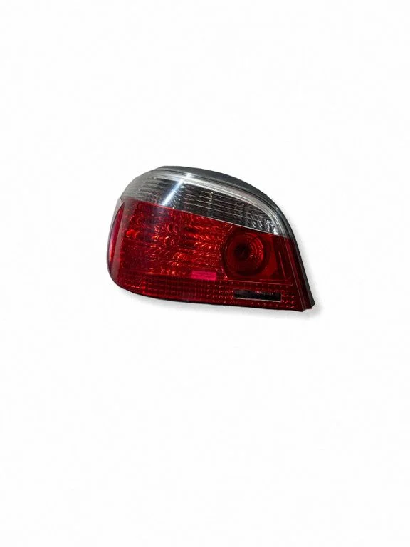 Aizmugurējais lukturis virsbūvē – BMW 5. sērija E60 E61 (2004-2010)