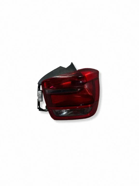 Aizmugurējais lukturis virsbūvē – BMW 1. sērija F20 F21 (2011-2019)