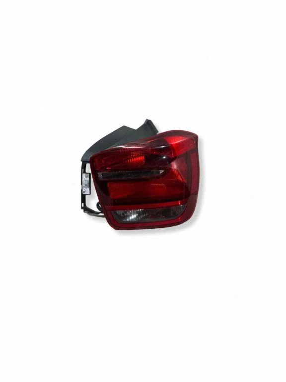 Aizmugurējais lukturis virsbūvē – BMW 1. sērija F20 F21 (2011-2019)