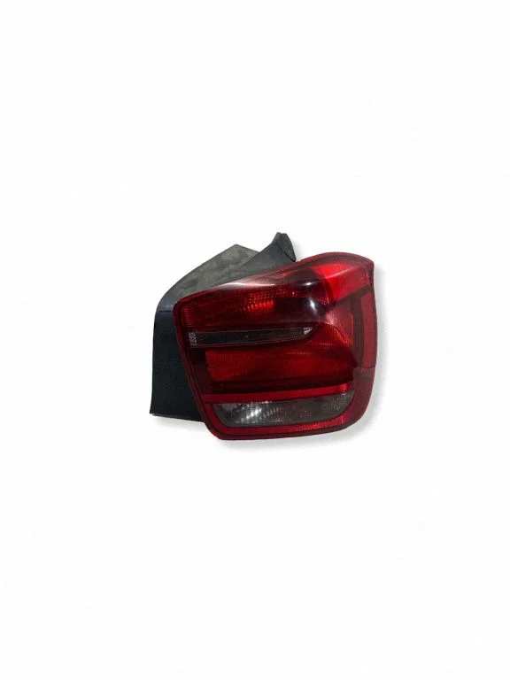 Aizmugurējais lukturis virsbūvē – BMW 1. sērija F20 F21 (2011-2019)