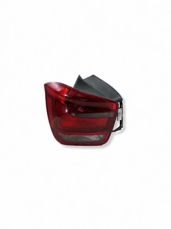 Aizmugurējais lukturis virsbūvē – BMW 1. sērija F20 F21 (2011-2019)