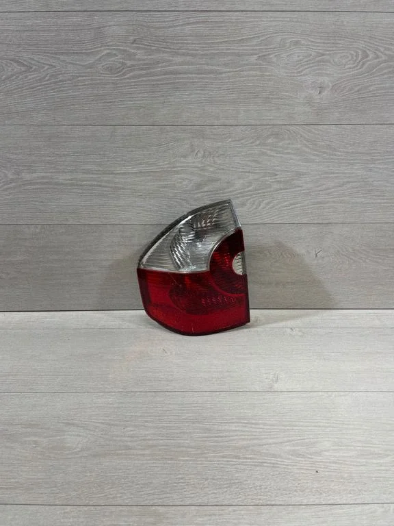 Rear/tail lights 6990169