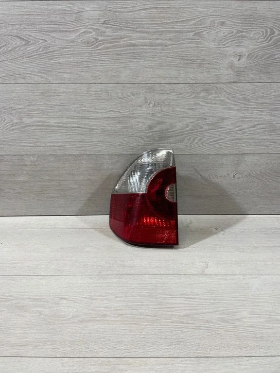Rear/tail lights 6990169