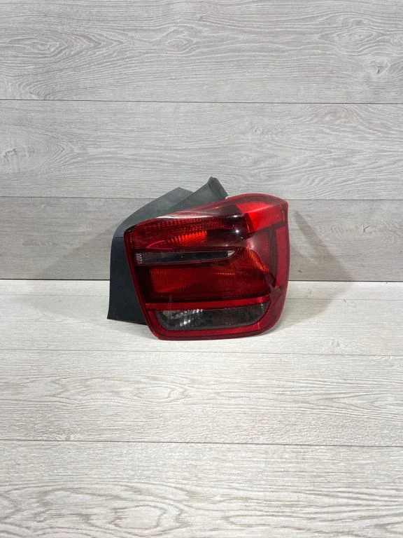Aizmugurējais lukturis virsbūvē – BMW 1. sērija F20 F21 (2011-2019)