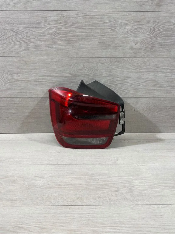Aizmugurējais lukturis virsbūvē – BMW 1. sērija F20 F21 (2011-2019)