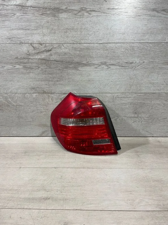 Aizmugurējais lukturis virsbūvē – BMW 1. sērija E81 E87 (2004-2011)
