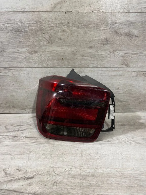 Aizmugurējais lukturis virsbūvē – BMW 1. sērija F20 F21 (2011-2019)