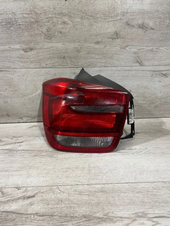 Aizmugurējais lukturis virsbūvē – BMW 1. sērija F20 F21 (2011-2019)