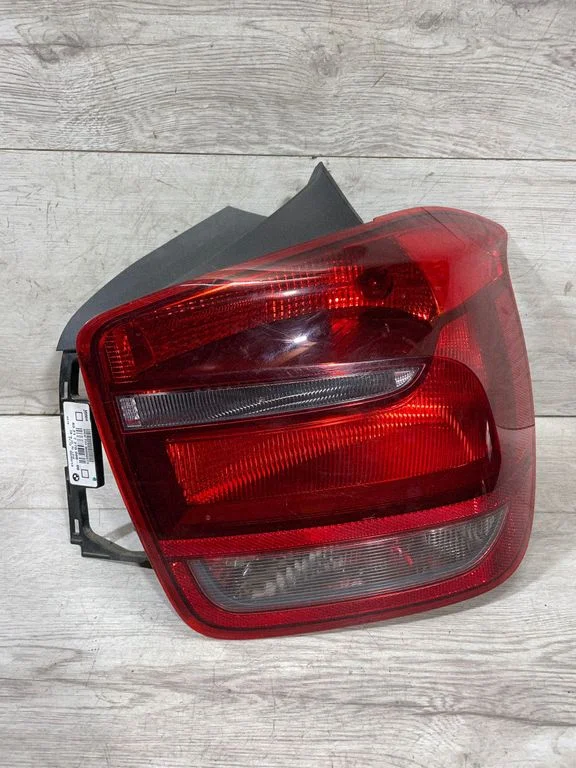 Aizmugurējais lukturis virsbūvē – BMW 1. sērija F20 F21 (2011-2019)