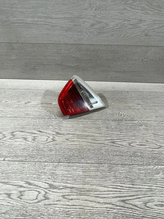Tailgate rear/tail lights – BMW 3 Series E90 E91 (2005-2012)