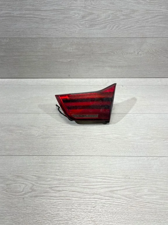 Lampa tylna w klapie 7426052