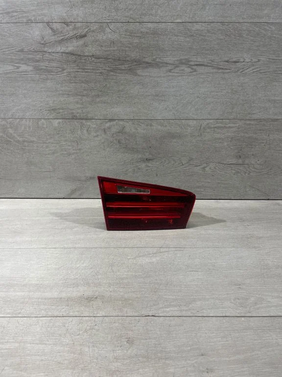 Lampa tylna w klapie 7370347