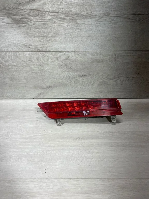Tailgate rear/tail lights – BMW 7 Series E65 E66 (2001-2008)
