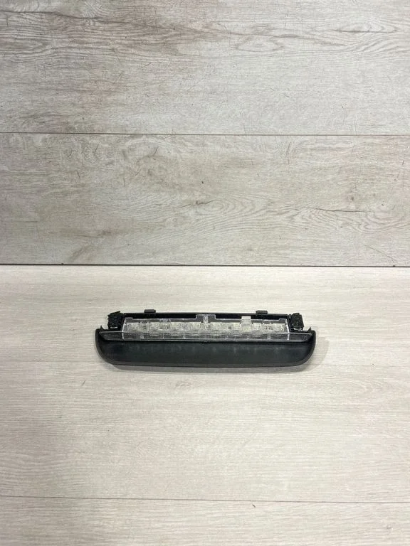 Papildu stopgaismas lukturis 7296108
