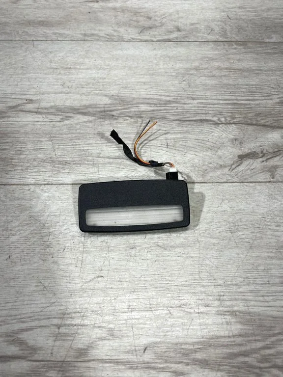 Esiistmete valgustustuli – BMW 3-seeria E90 E91 (2005-2012)
