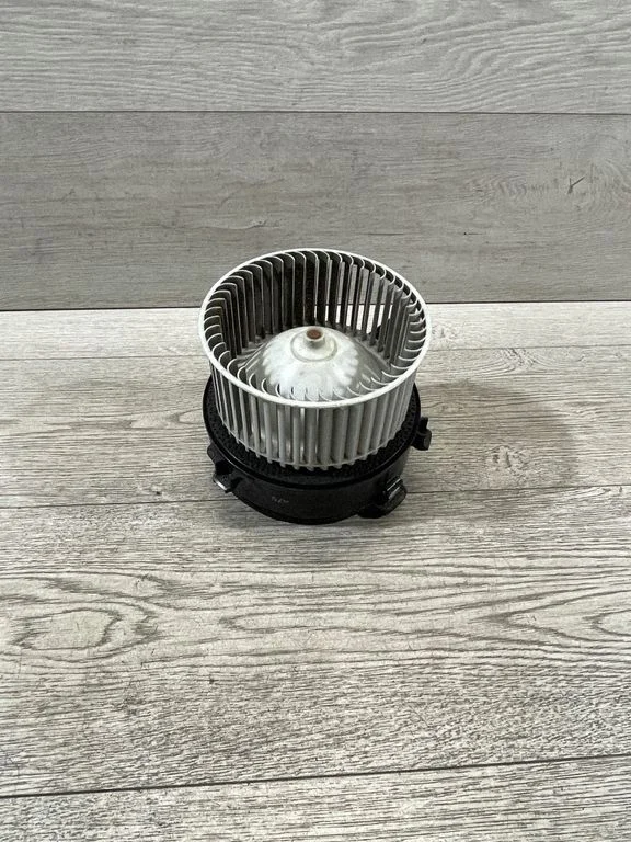 Krāsniņas ventilators/pūtējs – BMW 5. sērija G30 G31 G38 (2016-)