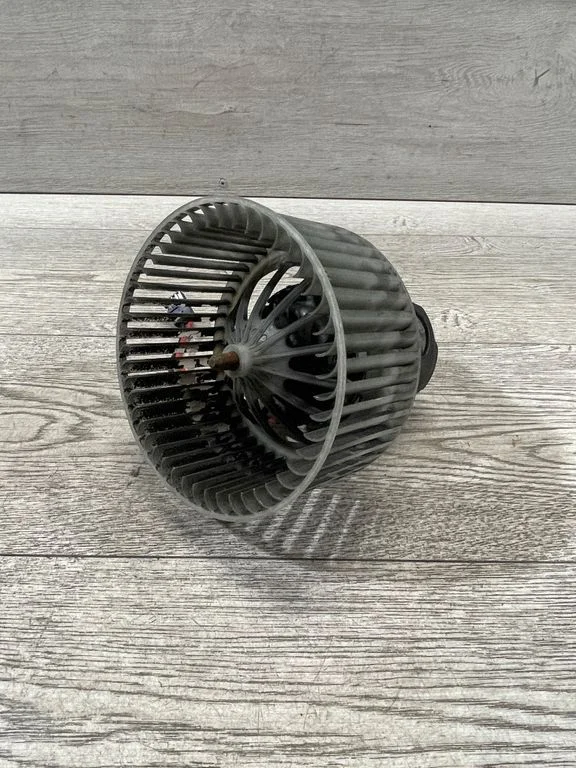 Krāsniņas ventilators/pūtējs – BMW 5. sērija F10 F11 (2009-2016)