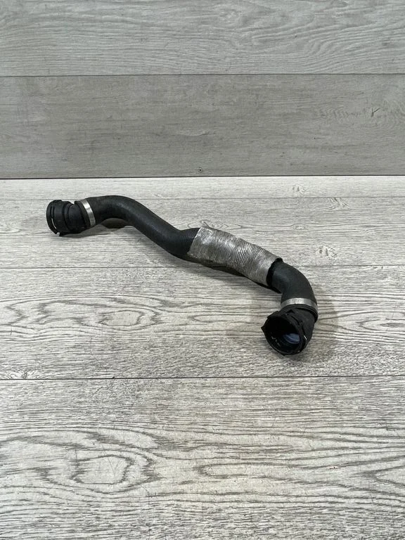 Mootori jahutusvedeliku toru / voolik – BMW 3-seeria E90 E91 (2005-2012)