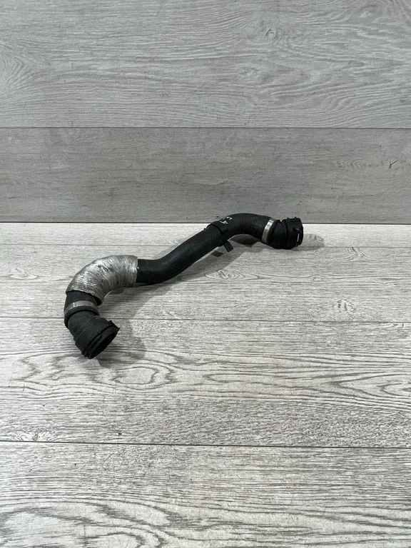 Mootori jahutusvedeliku toru / voolik – BMW 3-seeria E90 E91 (2005-2012)