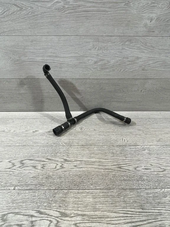 Mootori jahutusvedeliku toru / voolik – BMW 5-seeria E60 E61 (2004-2010)