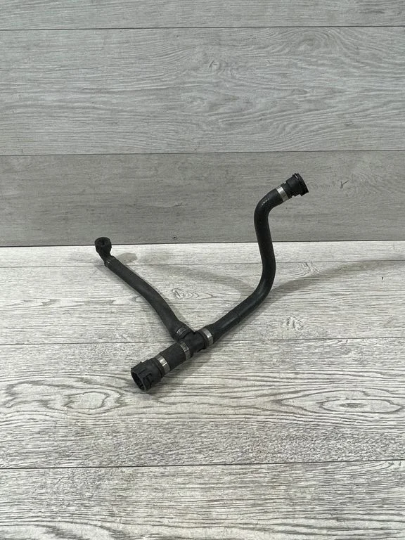 Mootori jahutusvedeliku toru / voolik – BMW 5-seeria E60 E61 (2004-2010)