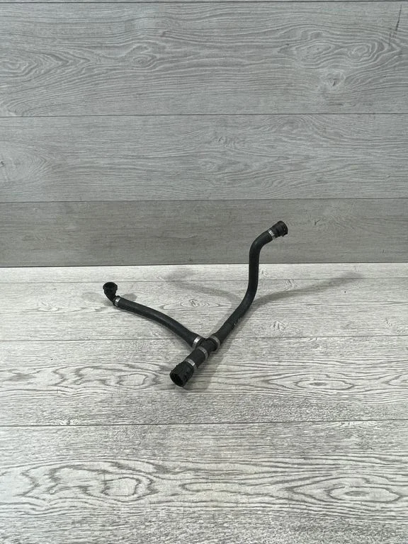 Mootori jahutusvedeliku toru / voolik – BMW 5-seeria E60 E61 (2004-2010)