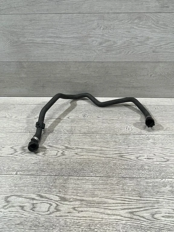 Mootori jahutusvedeliku toru / voolik – BMW 3-seeria E90 E91 (2005-2012)