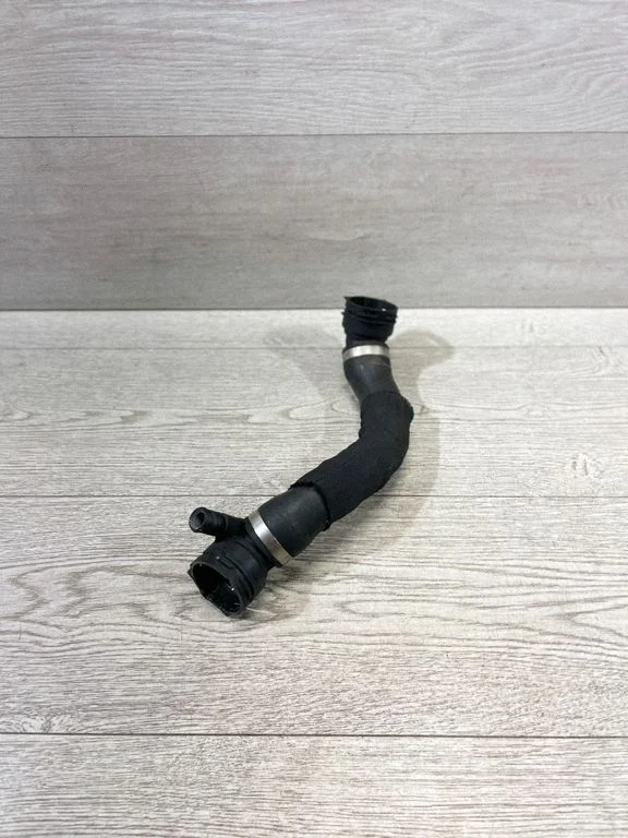 Przewody układu chłodzenia silnika – BMW Seria 5 E60 E61 (2004-2010)