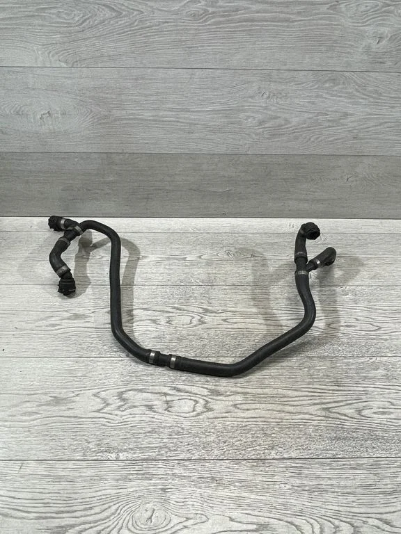 Przewody układu chłodzenia silnika – BMW Seria 5 E60 E61 (2004-2010)