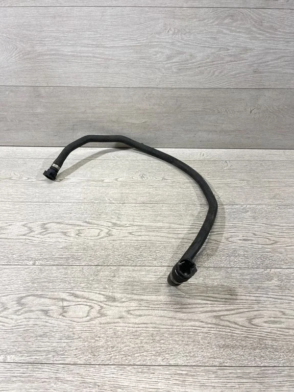 Przewody układu chłodzenia silnika – BMW Seria 5 E60 E61 (2004-2010)
