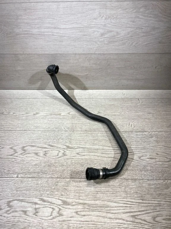 Przewody układu chłodzenia silnika – BMW Seria 5 E60 E61 (2004-2010)