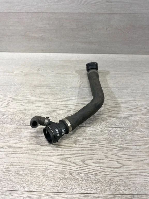 Przewody układu chłodzenia silnika – BMW Seria 5 E60 E61 (2004-2010)