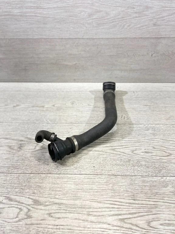 Przewody układu chłodzenia silnika – BMW Seria 5 E60 E61 (2004-2010)