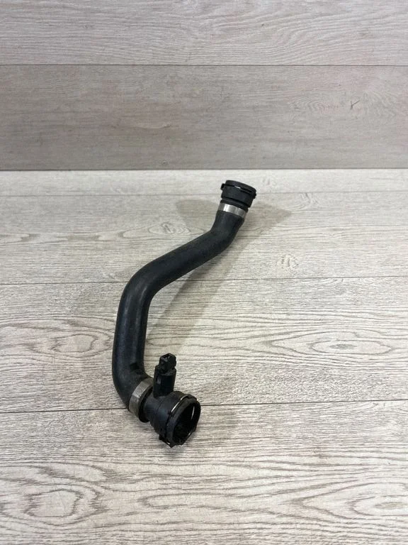 Engine coolant pipe/hose – BMW 7 Series E38 (1993-2001)