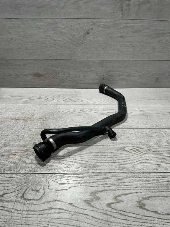 Motora dzesēšanas caurule (-es)/šļūtene (-es) – BMW 3. sērija E90 E91 (2005-2012)