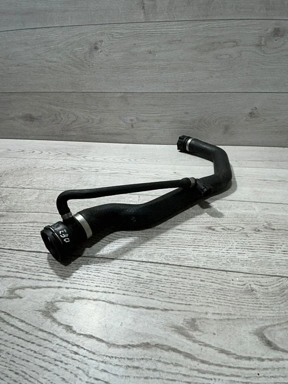 Motora dzesēšanas caurule (-es)/šļūtene (-es) – BMW 3. sērija E90 E91 (2005-2012)