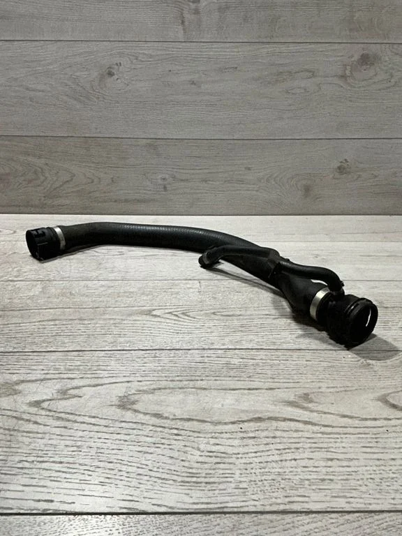 Motora dzesēšanas caurule (-es)/šļūtene (-es) – BMW 5. sērija E60 E61 (2004-2010)